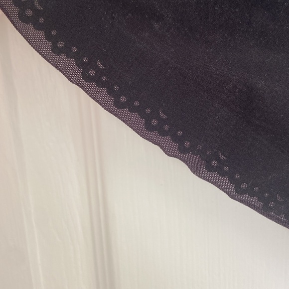 Lululemon running short - Picture 3 of 4